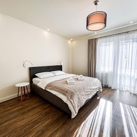 La Teatru - 2Bd Apartment Near Theatre And Old Town Brasov Bagian luar foto