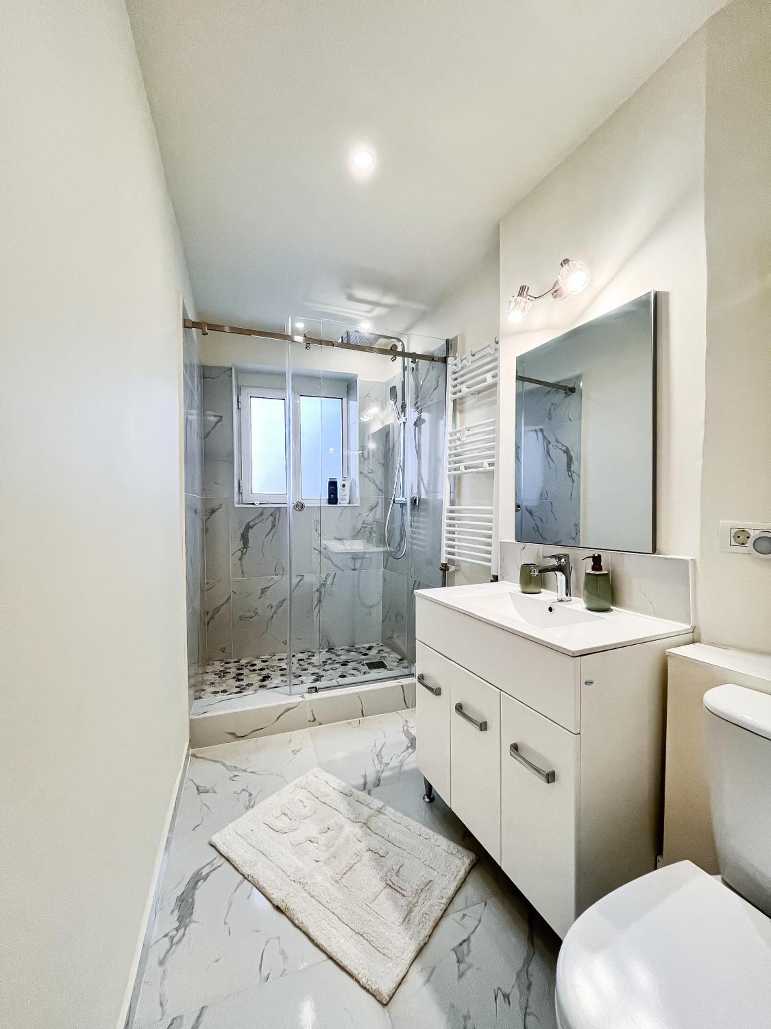 La Teatru - 2Bd Apartment Near Theatre And Old Town Brasov Bagian luar foto