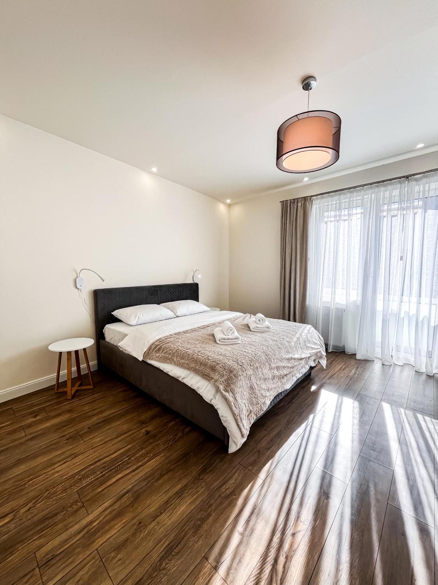 La Teatru - 2Bd Apartment Near Theatre And Old Town Brasov Bagian luar foto